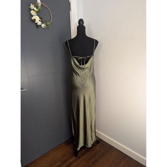 NWT Old Navy The Occasion by Old Navy Satin Cowl Maxi Dress in Green XS - Picture 3 of 10